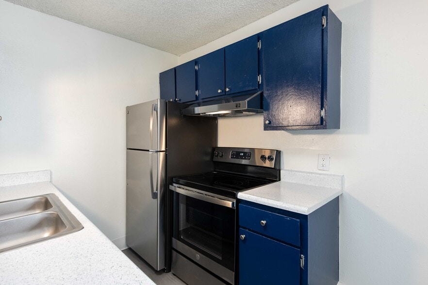 Building Photo - Carriage Green Apartments