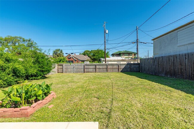 Building Photo - 4508 Avenue O 1/2