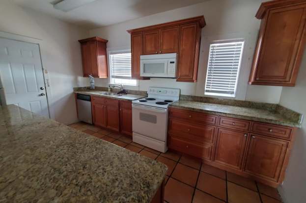 Building Photo - 301 Central Dr