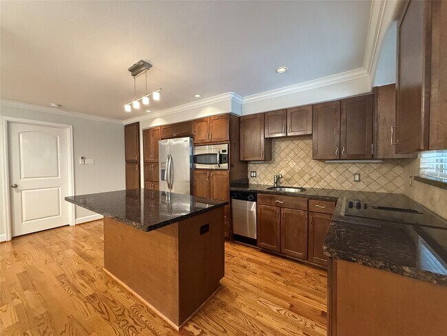 Building Photo - 1447 Heights Blvd
