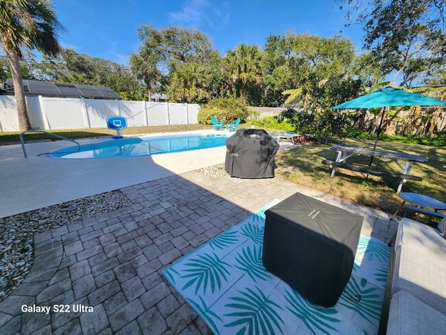 Building Photo - Beautiful Beachside Pool Home