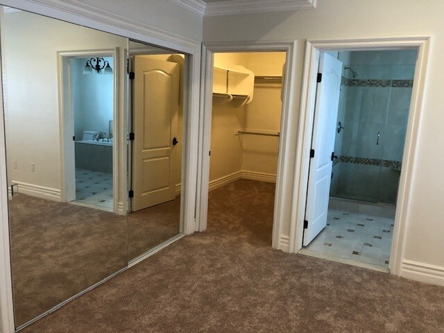 Building Photo - 11582 Moorpark St