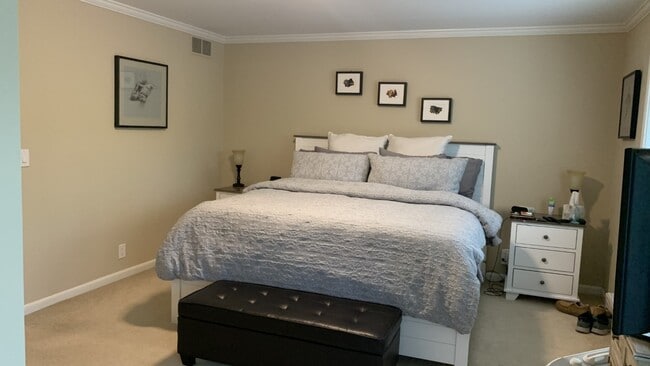 Building Photo - 3744 Ashworth Dr