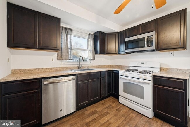 Building Photo - 610 Lee Ave