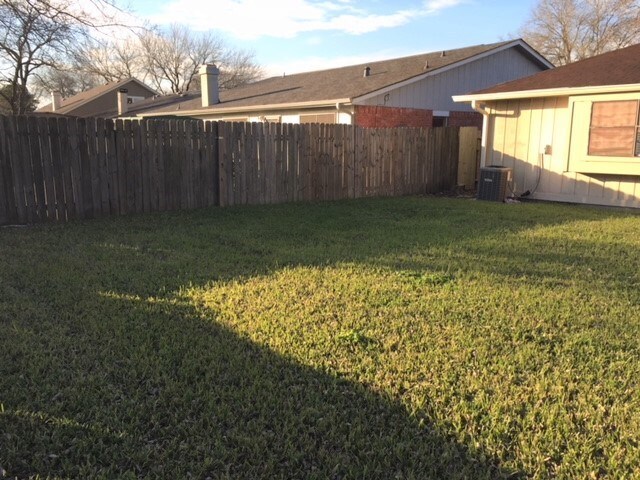 Building Photo - 8323 Quail Hills Dr