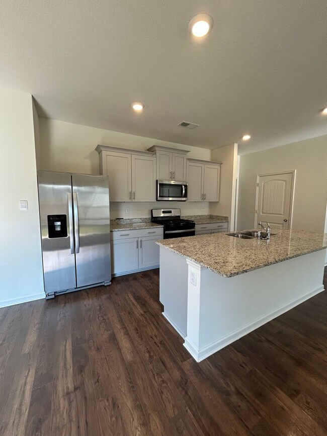 Building Photo - Newly Constructed Community Just 35 Minute...