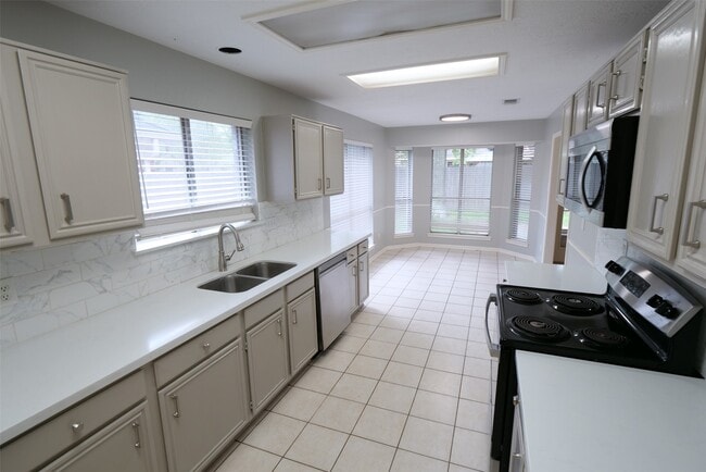 Building Photo - 17427 Hamilwood Dr