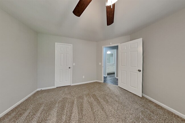 Building Photo - 10107 Sands Trail Ct