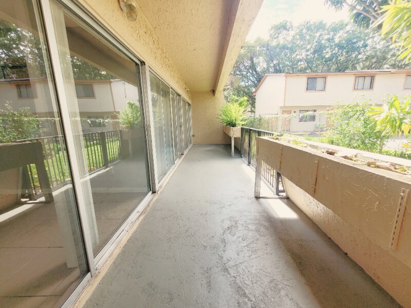 Building Photo - 400 NE 18th Ave