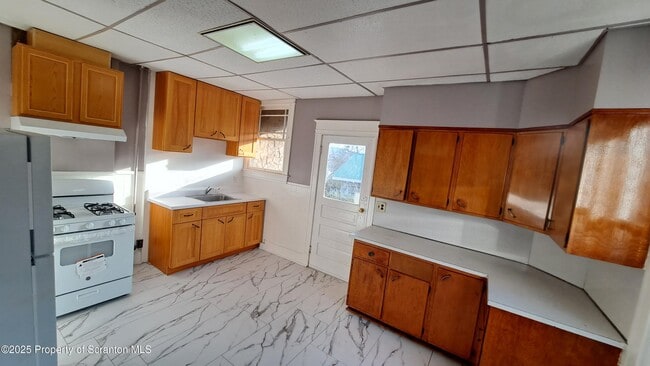 Building Photo - 909 Linden St