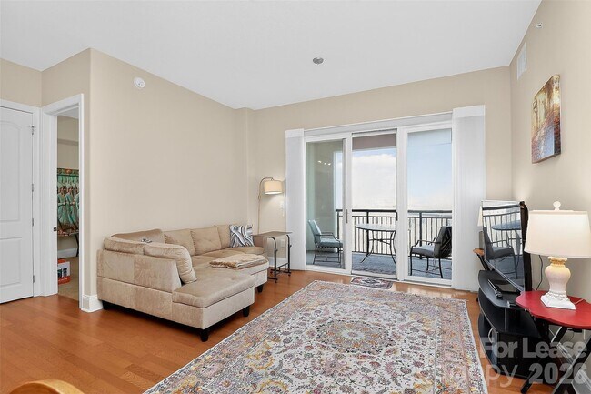 Building Photo - 4620 Piedmont Row Dr