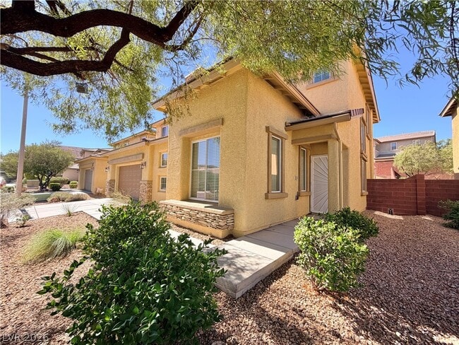 Building Photo - 10360 Blue Ginger Dr