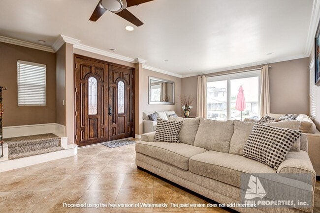 Building Photo - Gorgeous, Large downtown Huntington Beach Vacation Rental