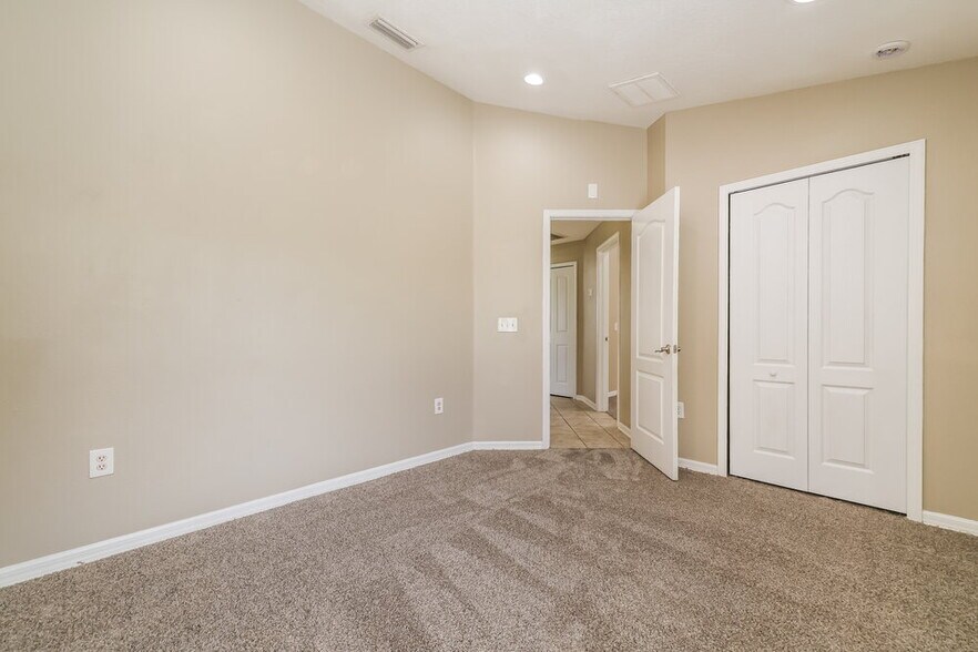 Building Photo - 12704 Evington Point Dr