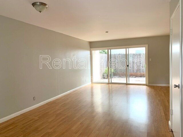 Building Photo - 1470 Creekside Dr