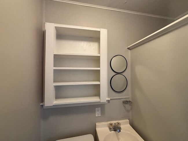 Building Photo - 837 Carrolton Rd