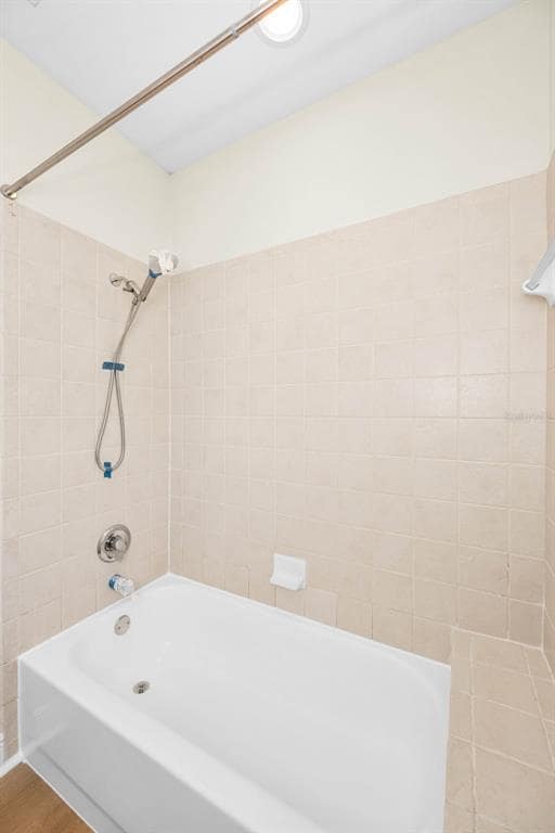 Building Photo - 924 Hemingway Cir