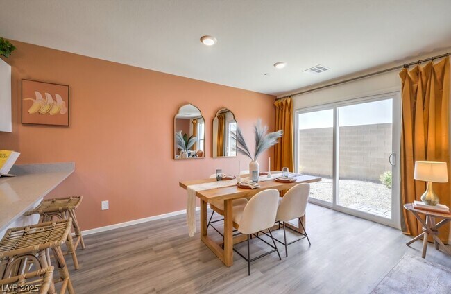 Building Photo - 10923 Heatherford Ave