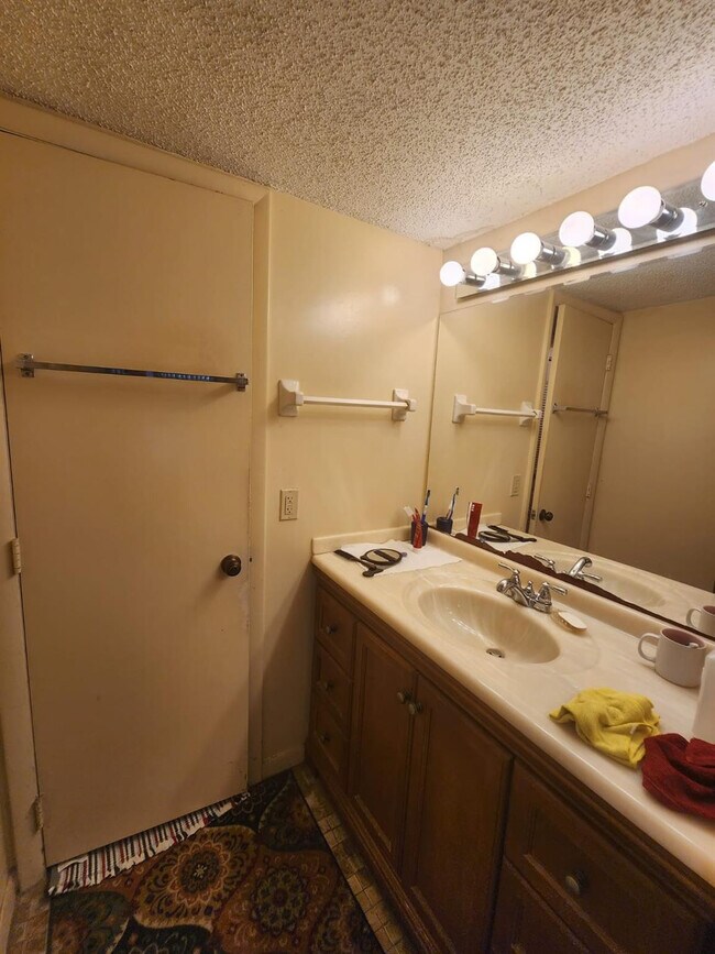 Building Photo - 5851 NW 62nd Ave