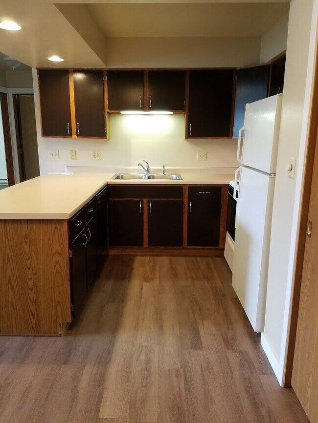 Building Photo - 828 Ann Ct