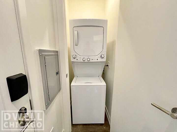 Building Photo - 1139 W Lawrence Ave