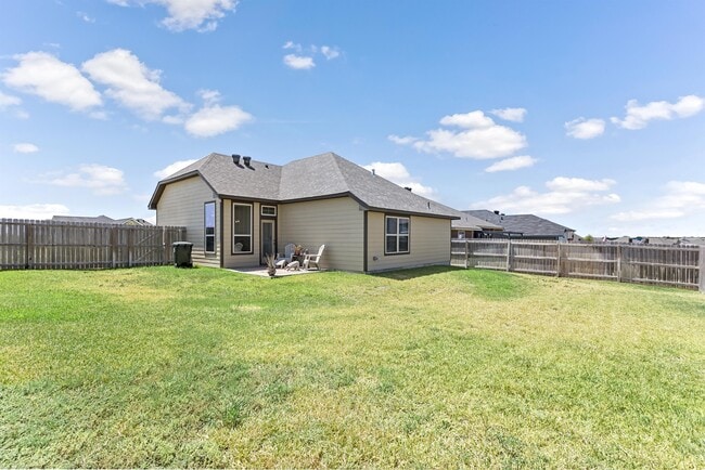 Building Photo - 2000 Bleeker Cv