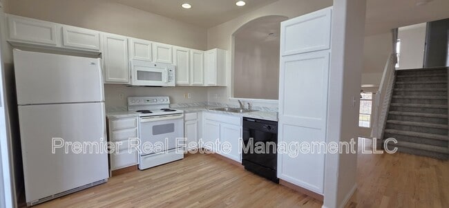 Building Photo - 1381 S Dayton Ct