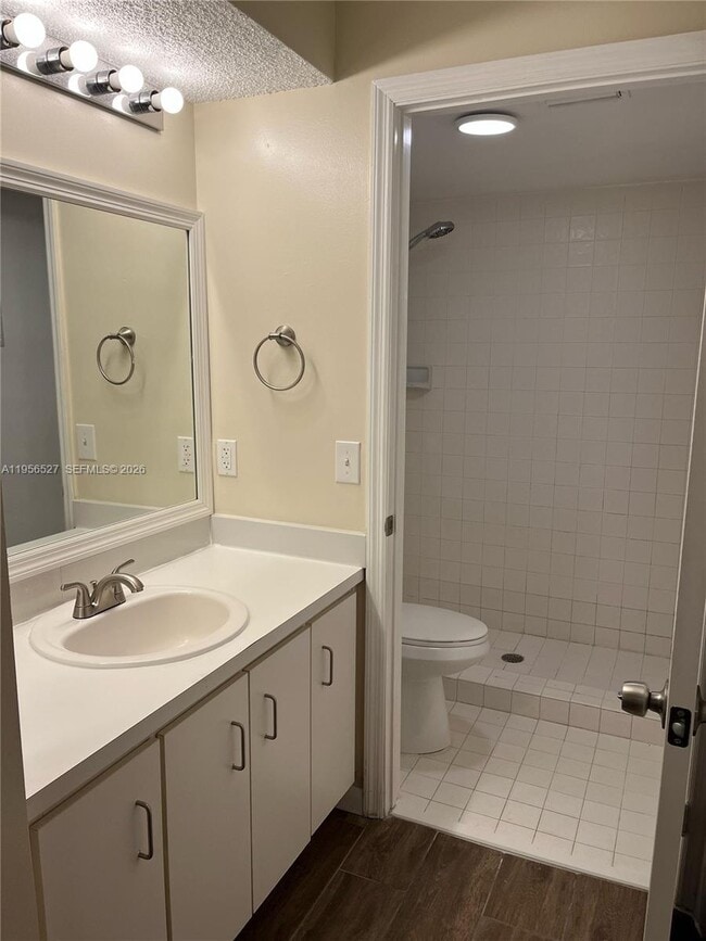 Building Photo - 464 NE 210th Cir Terrace