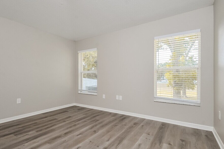 Building Photo - 2537 Peekskill Rd
