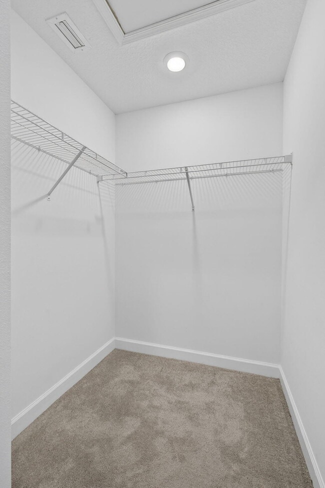 Building Photo - 4408 Hemlock Dr