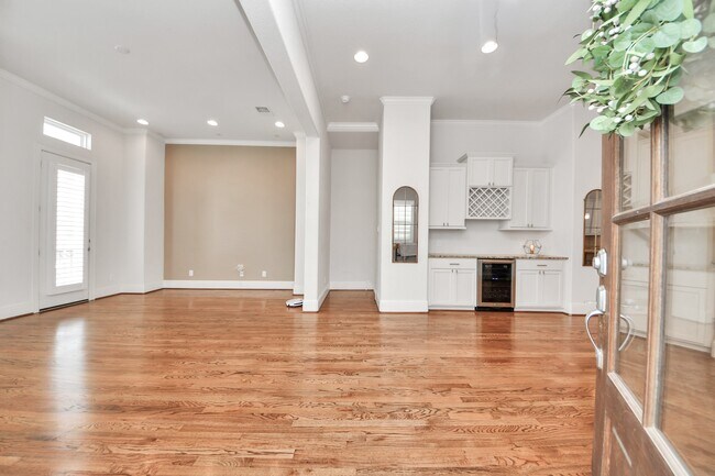 Building Photo - 2606 Madeline Grove Dr