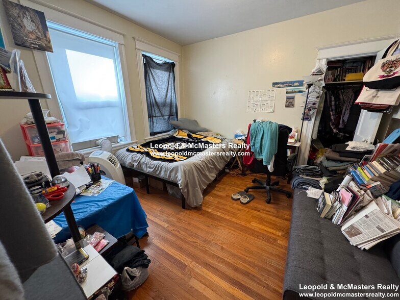 Building Photo - 8 Woodstock Ave