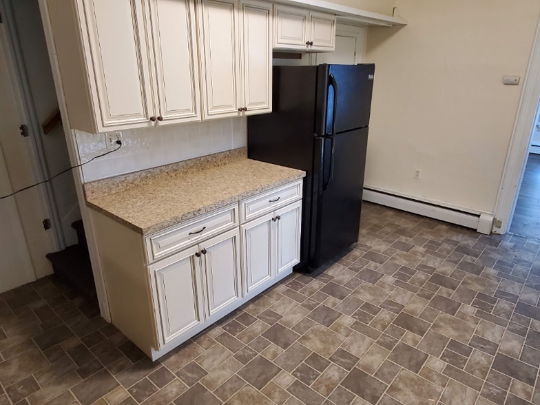 Building Photo - 806 Ash St