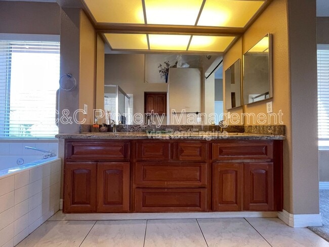 Building Photo - 30364 Falcon Point Ct