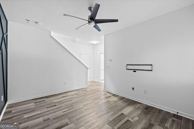 Building Photo - 4228 Laurel Creek Ct SE