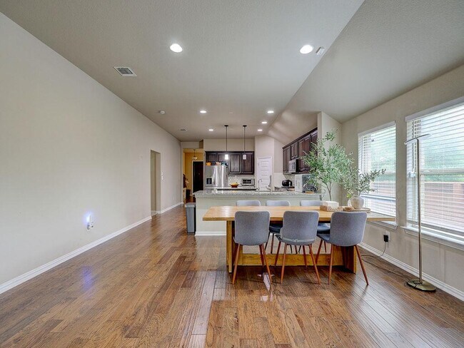 Building Photo - 4140 Van Ness Ave
