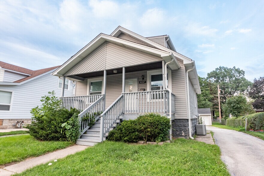 Primary Photo - 18247 Roy St