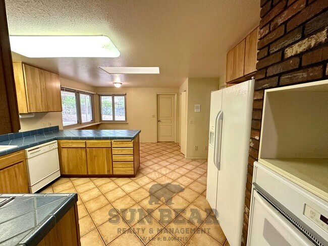 Building Photo - Ranch-style home with Spanish / Mediterran...