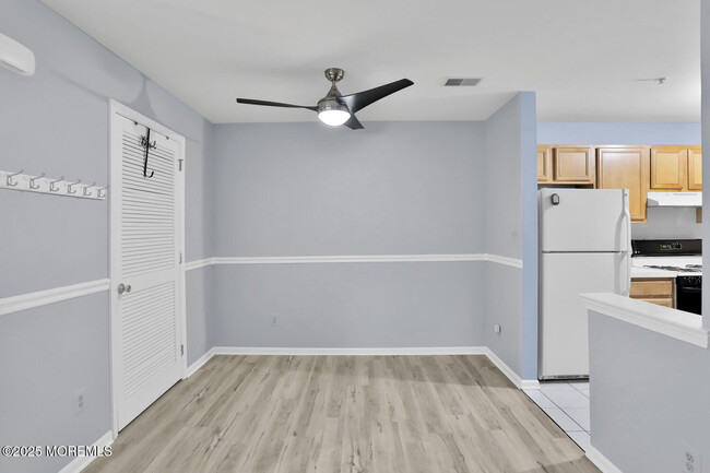 Building Photo - 502 Wedgewood Cir
