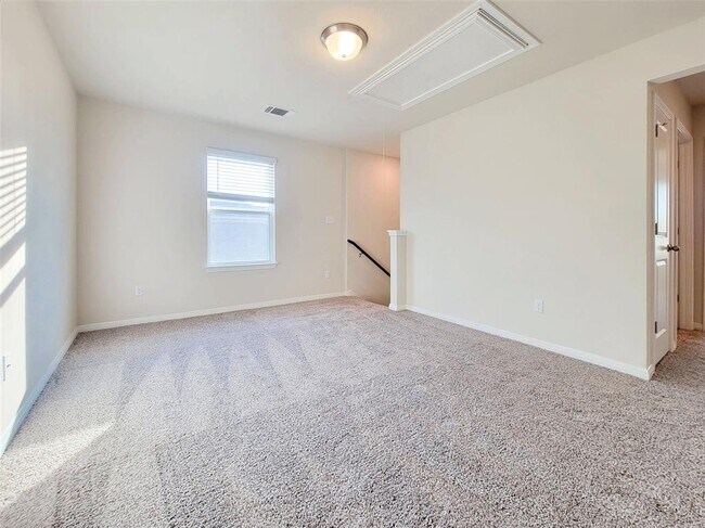 Building Photo - 120 Longmount Cv