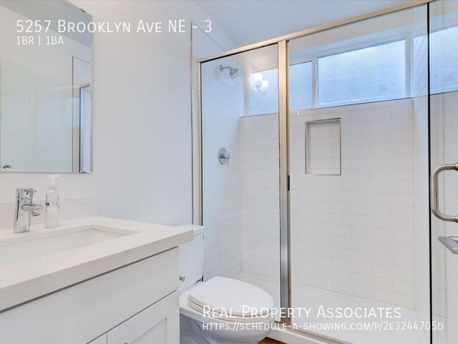 Building Photo - 5257 Brooklyn Ave NE