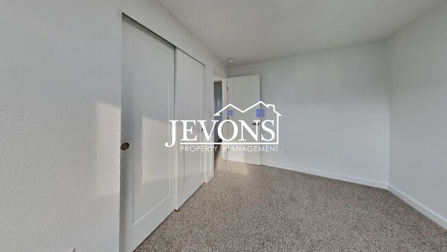 Building Photo - 6114 N 49th St