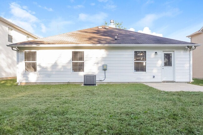 Building Photo - 5240 Sunsail Dr