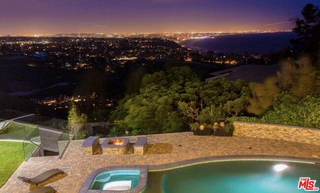Building Photo - 770 Paseo Miramar