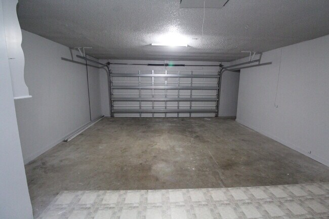 Building Photo - Southwest Pensacola 3-Bedroom Home with Fe...