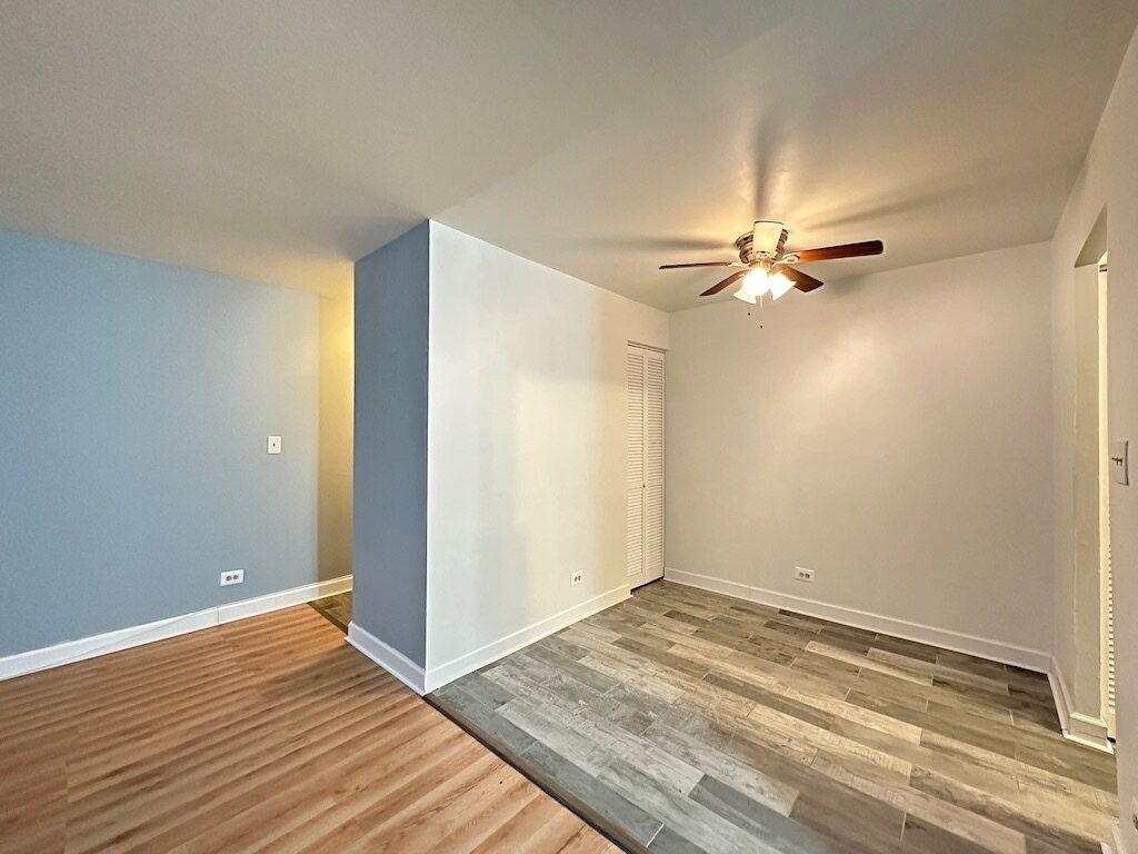 Building Photo - 3825 N Pine Grove Ave