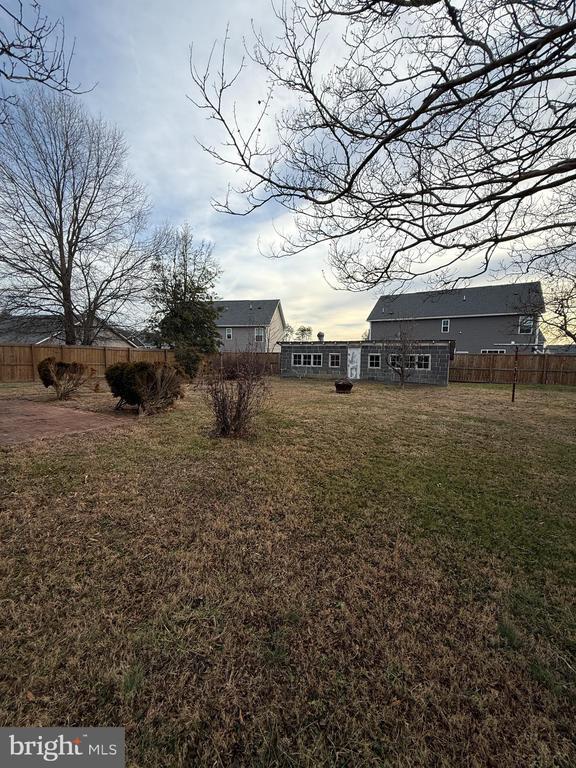 Building Photo - 11 Strawberry Ln