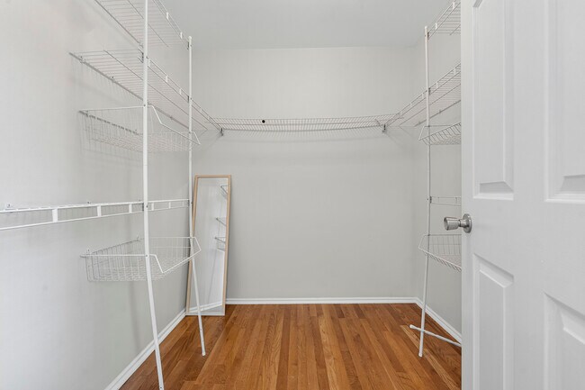 Building Photo - 2158 Countryside Cir