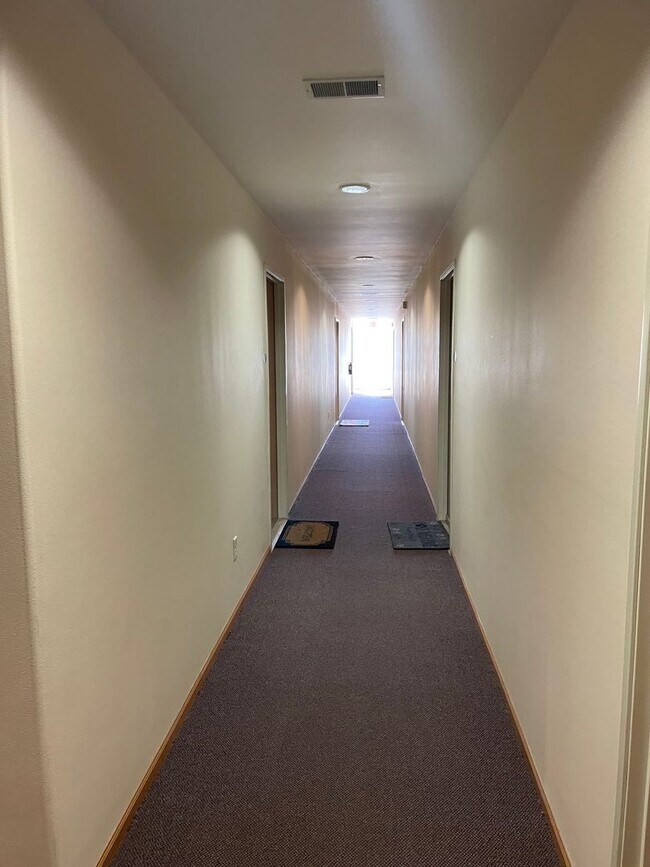 Building Photo - Luxury One-bedroom apartment in downtown S...
