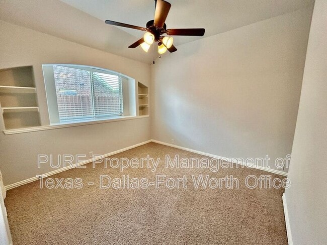Building Photo - 511 Carnation Ln